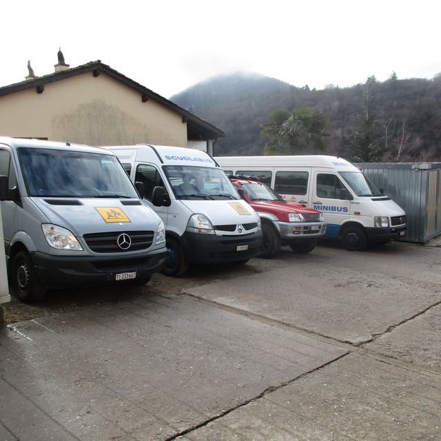 Garage Carrozzeria Bivio - Trasporto scuolabus